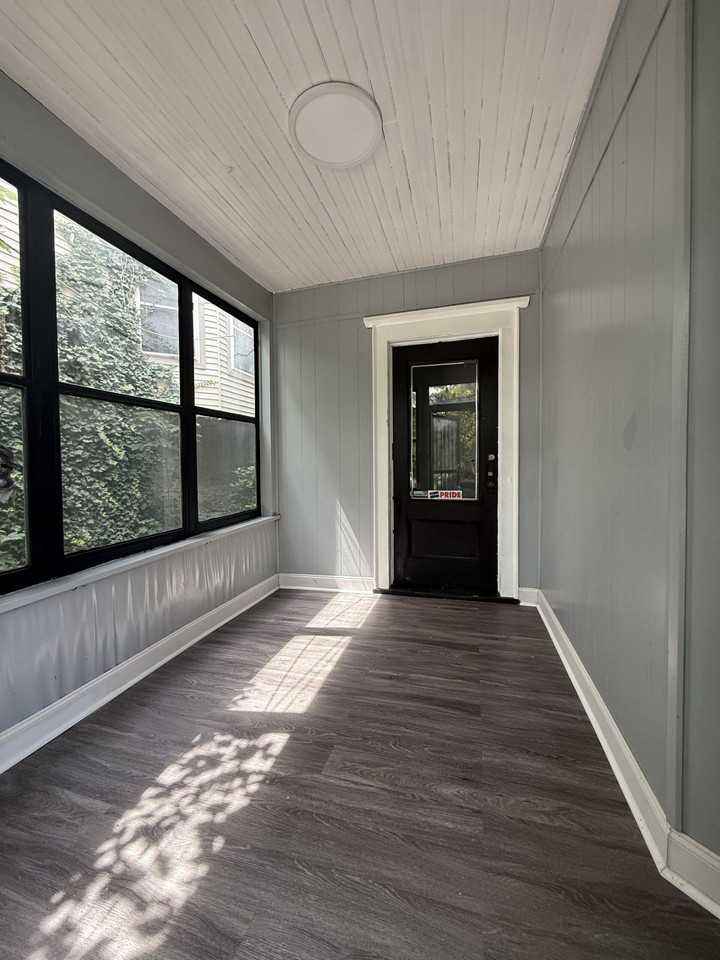 404 S Beech St #1 - Photo 2 of 20