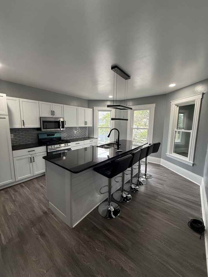 404 S Beech St #1 - Photo 4 of 20