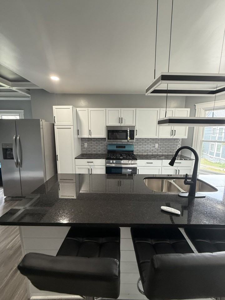 404 S Beech St #1 - Photo 5 of 20