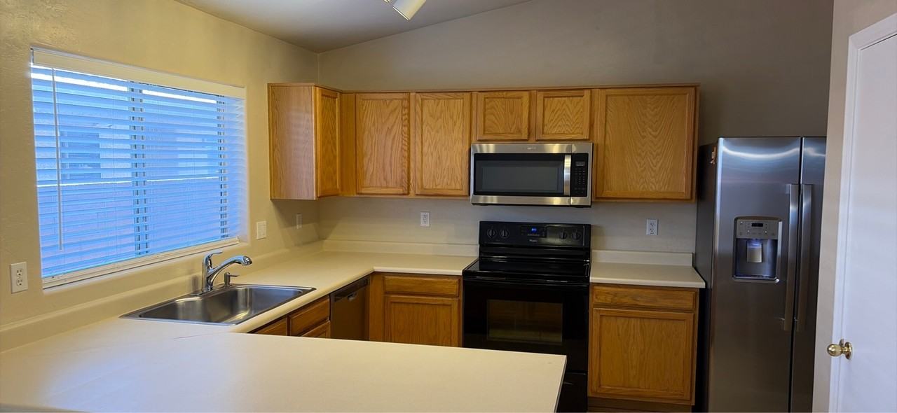 3705 S Conestoga Rd - Photo 2 of 26