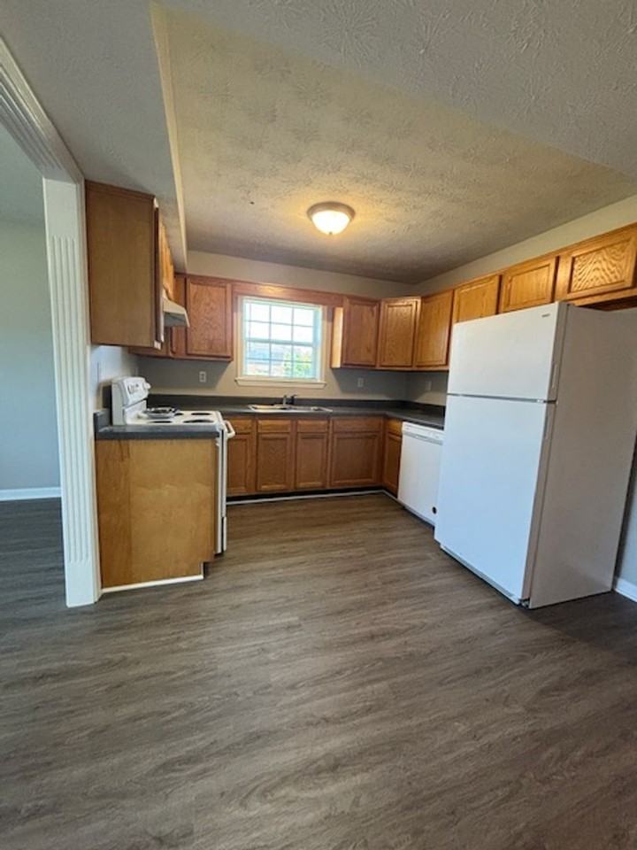 101 Braxton Ct - Photo 4 of 13