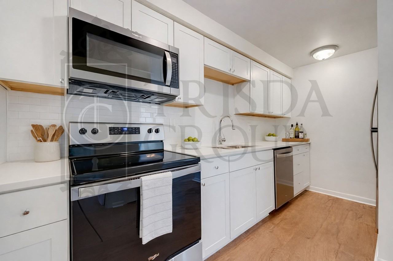 610 Broadhead Ave - Photo 4 of 45