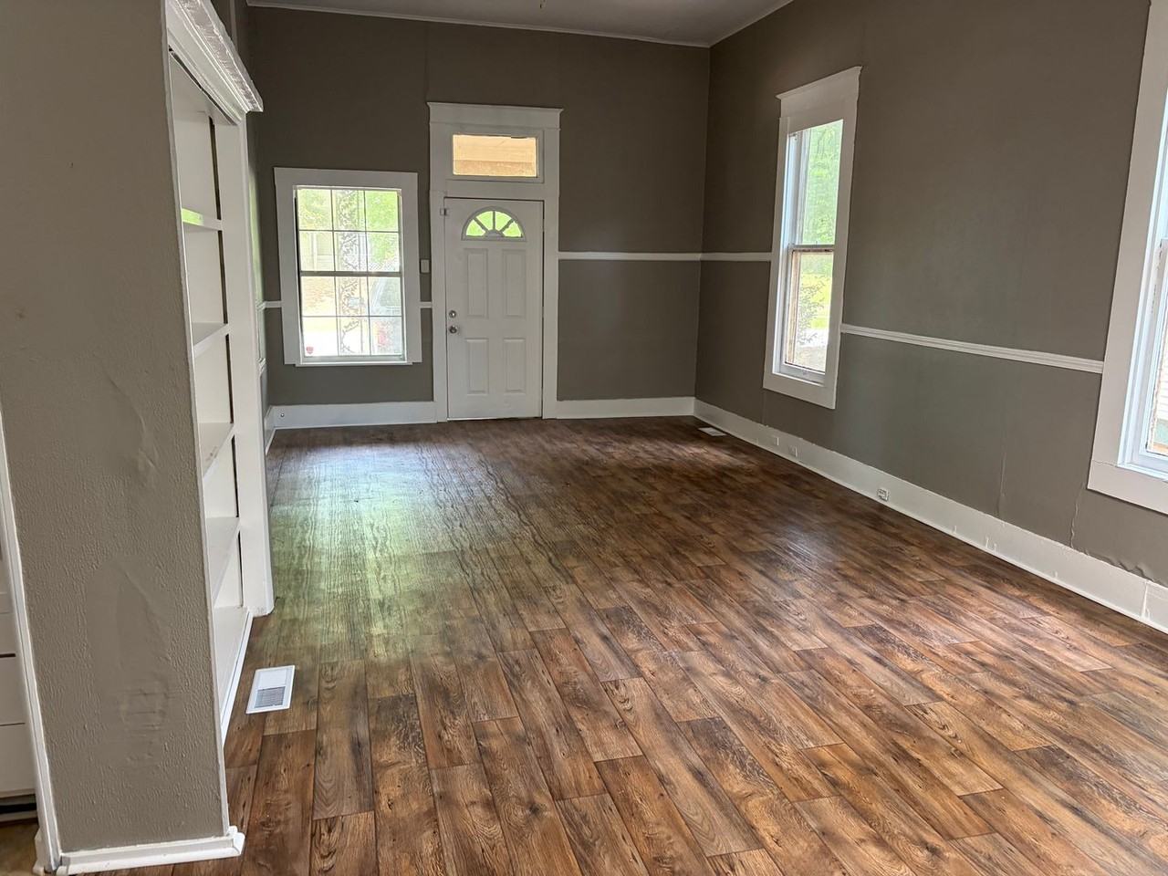 419 Boulevard St - Photo 3 of 16