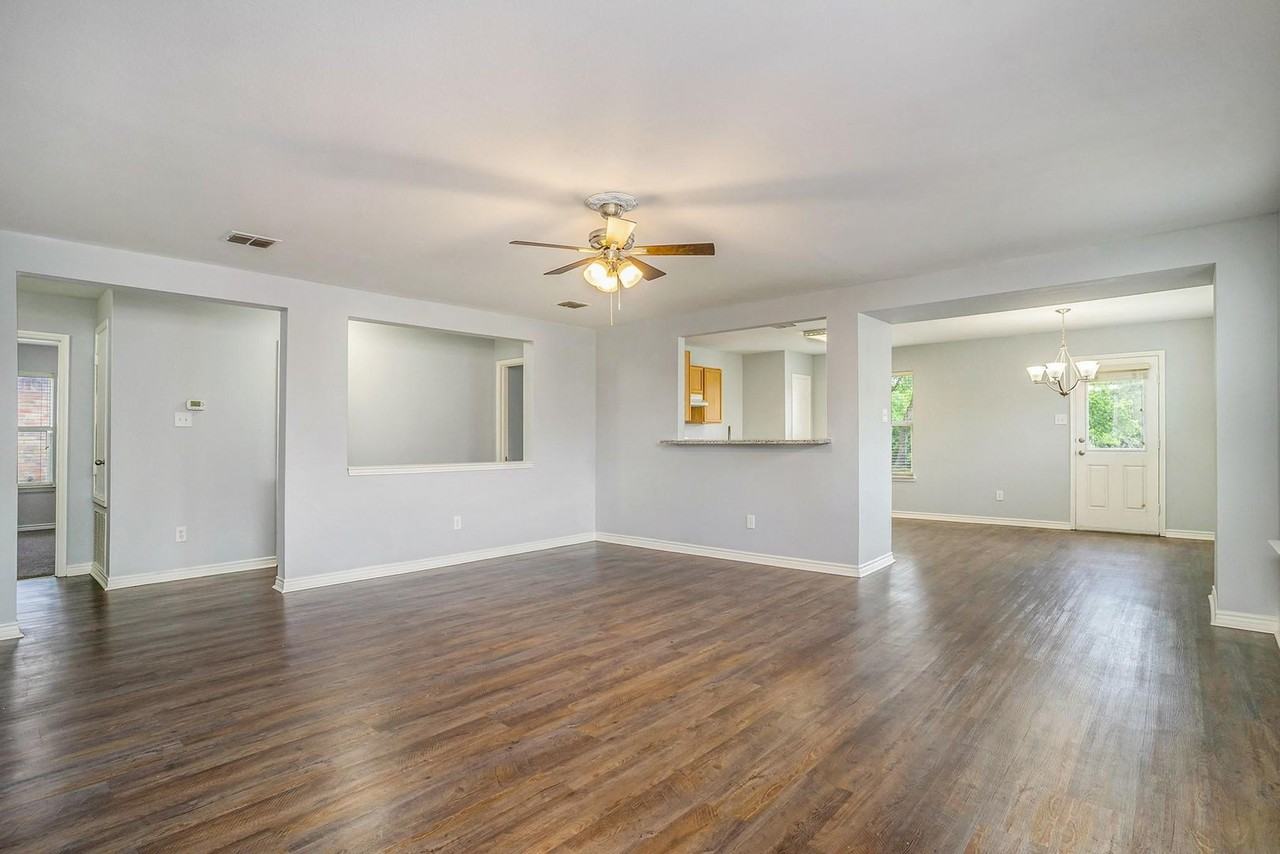 2421 Gabriel Dr - Photo 2 of 21