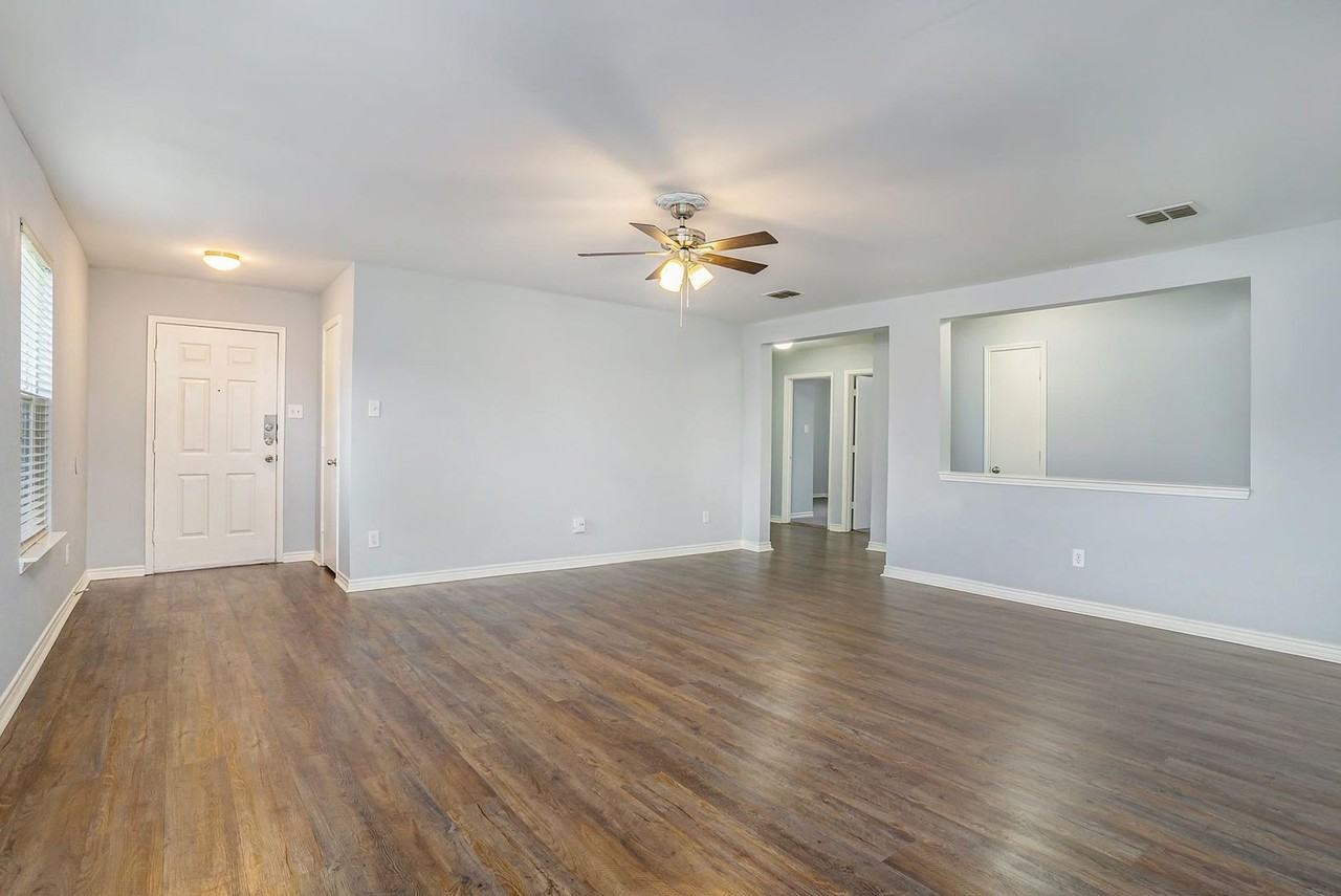 2421 Gabriel Dr - Photo 3 of 21