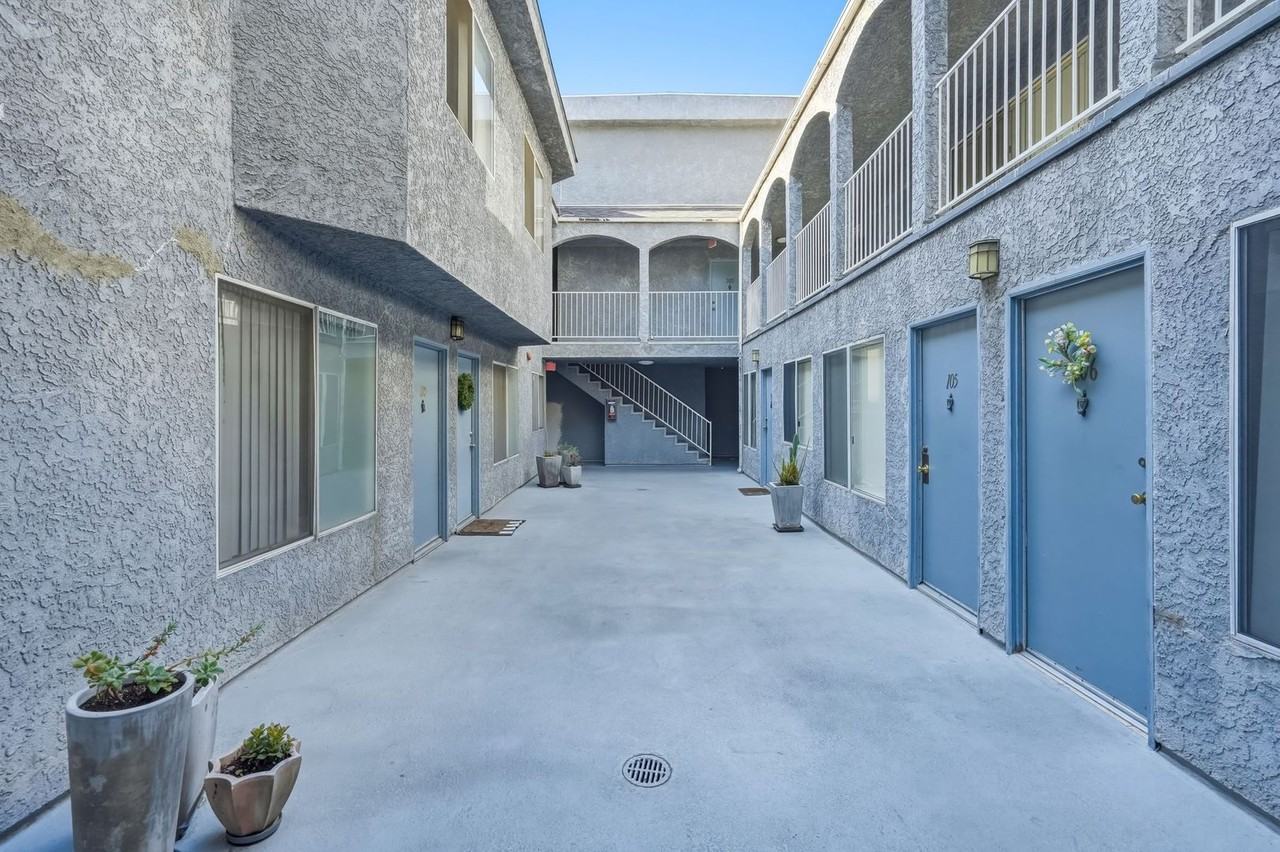 CAMARILLO10845 - Photo 2 of 39