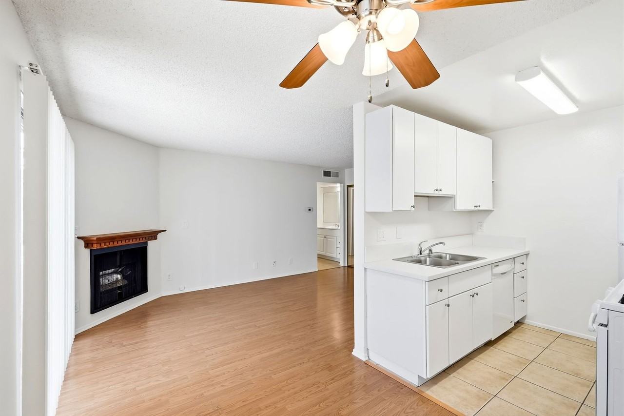 CAMARILLO10845 - Photo 5 of 39