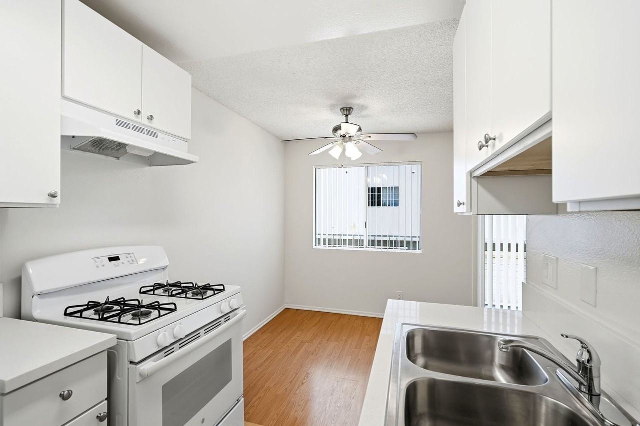 CAMARILLO10845 - Photo 7 of 39