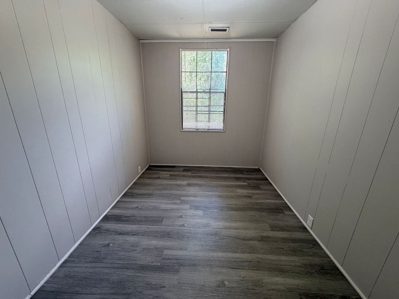 1005 N Oak St Apt B - Photo 4 of 25