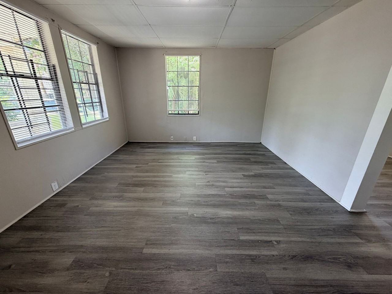1005 N Oak St Apt B - Photo 6 of 25