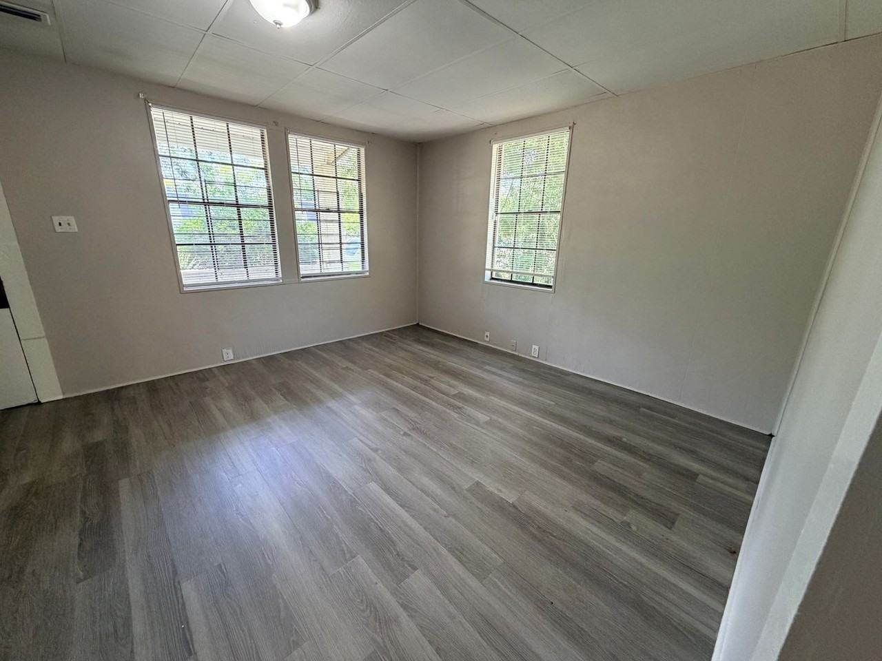 1005 N Oak St Apt B - Photo 7 of 25