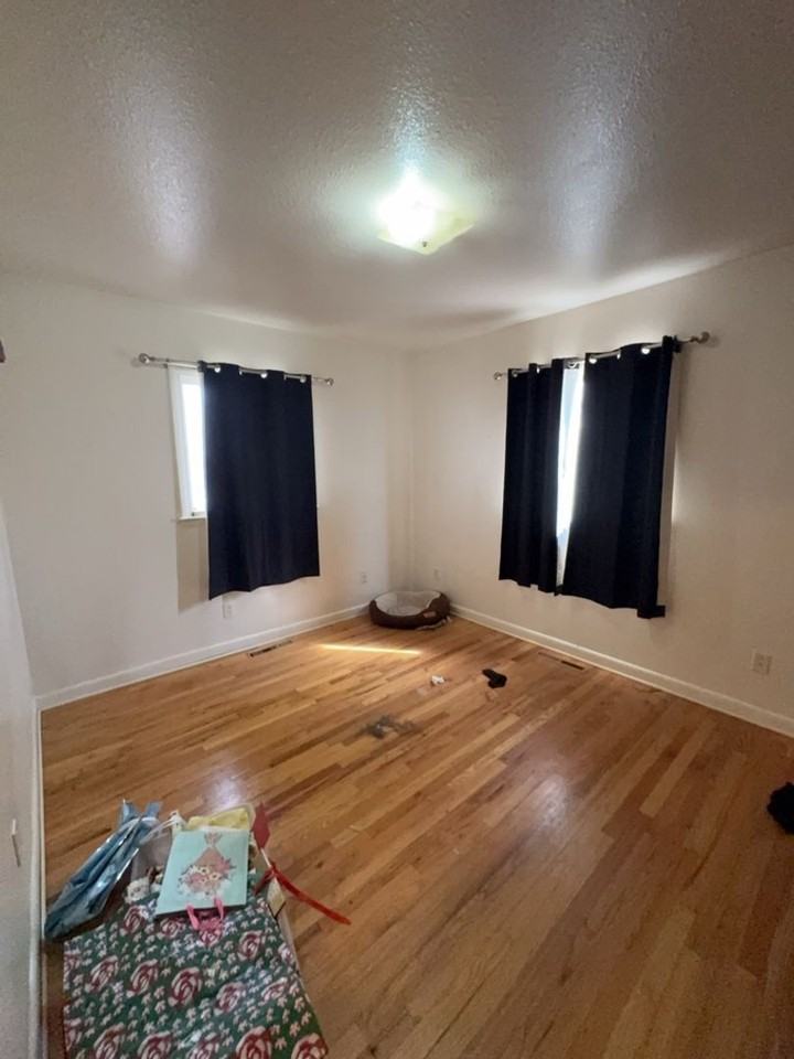 526 N Frey Ave - Photo 4 of 15