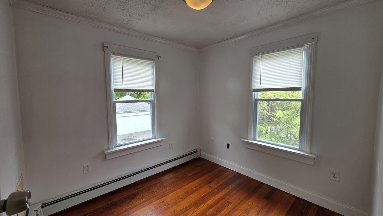 454 Round Lake Park Rd #1 - Photo 5 of 19