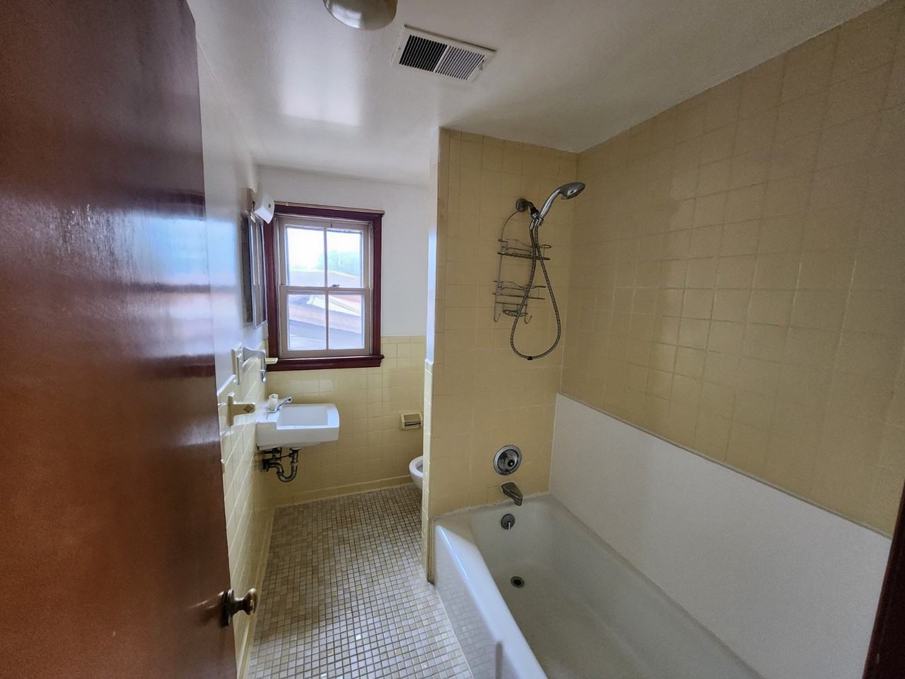 163 King George St #4 - Photo 3 of 5