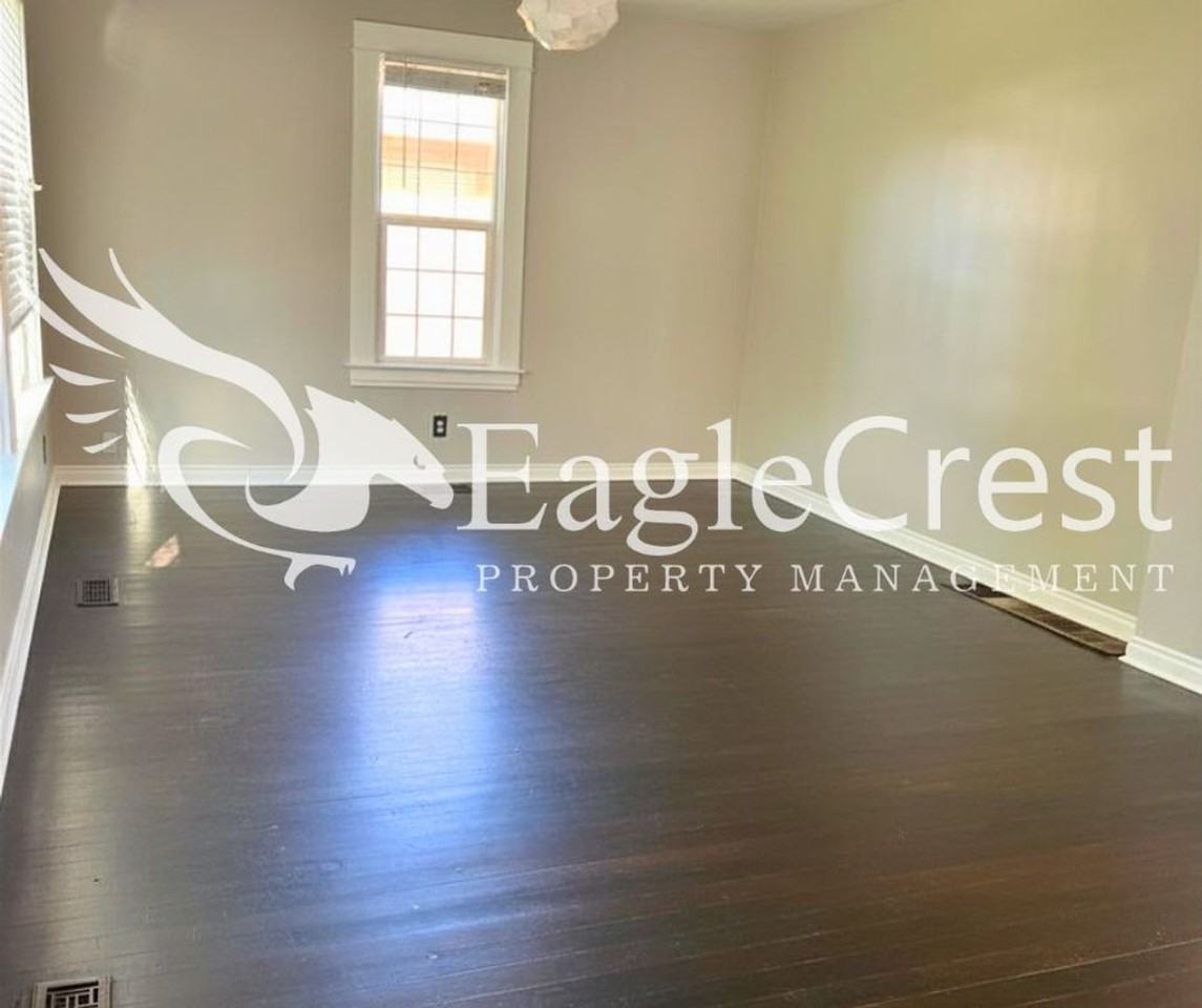 613 Locust St - Photo 5 of 22