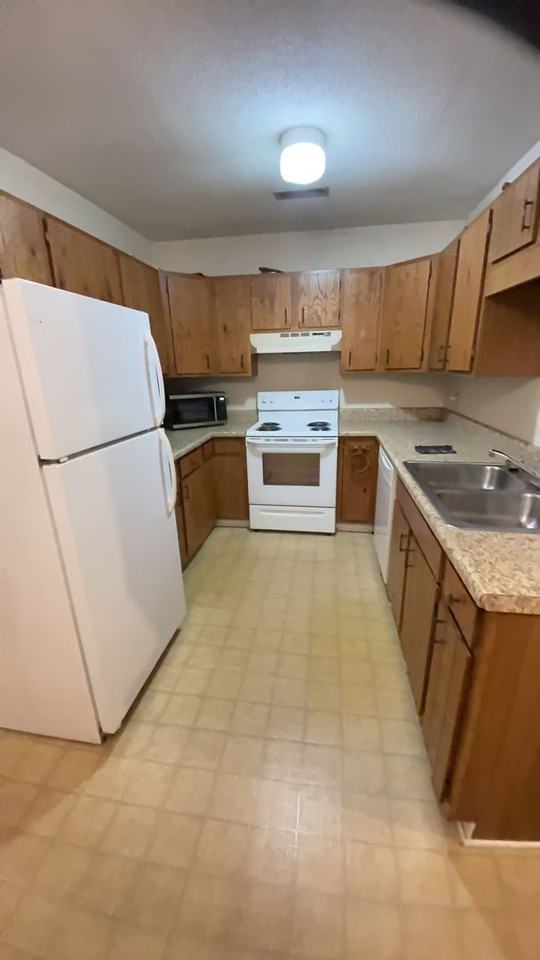 812 65th Ave N - Photo 3 of 4