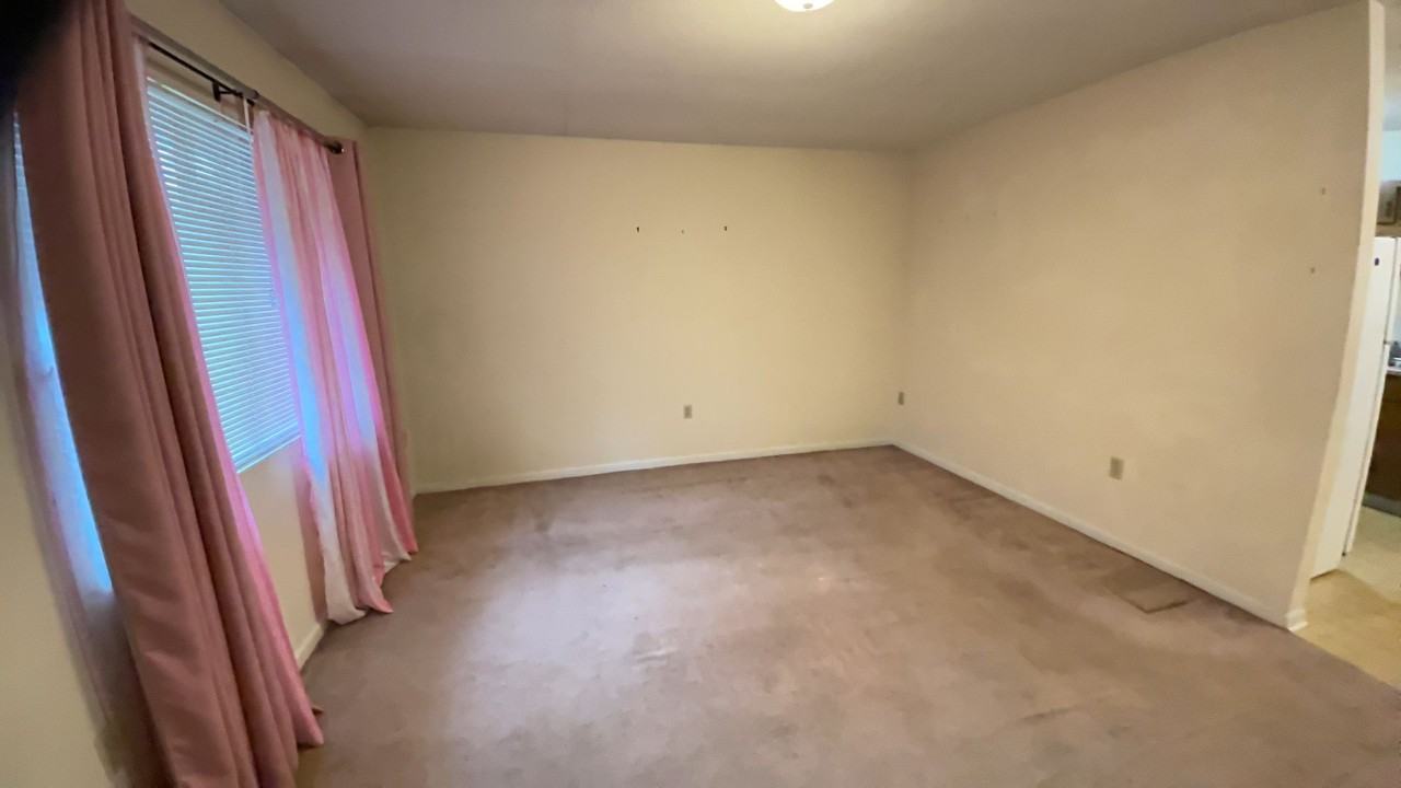 812 65th Ave N - Photo 4 of 4