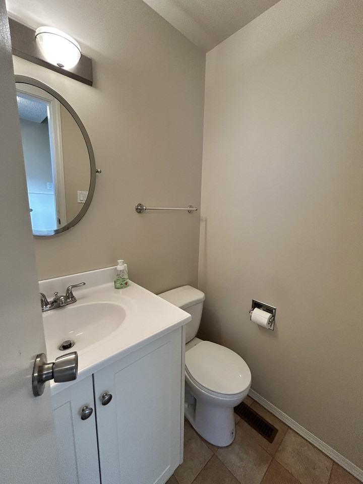 8 Castle Terr Nw #MAIN - Photo 6 of 17