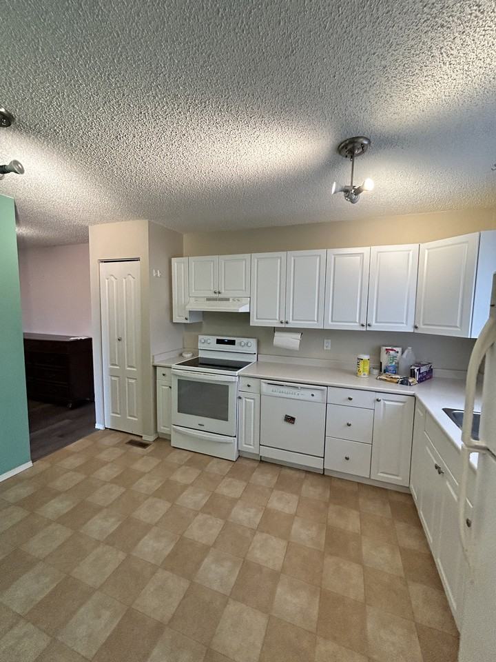 8 Castle Terr Nw #MAIN - Photo 7 of 17