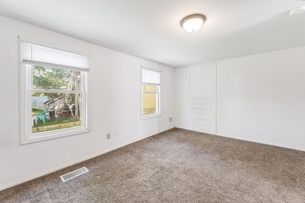 1007 7th St S - Photo 4 of 18