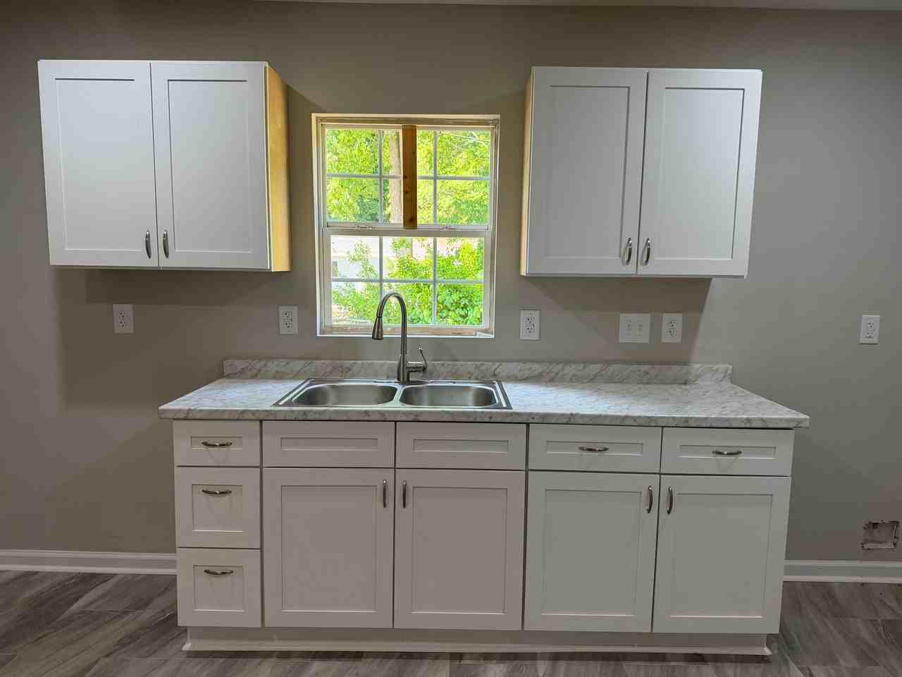 1204 Iva Ave - Photo 2 of 14