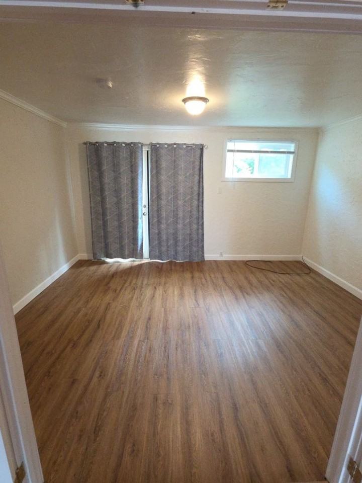 595 9th St - Photo 6 of 20