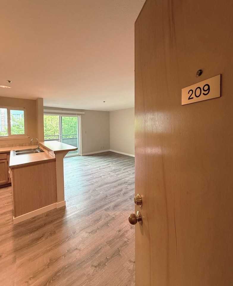 Madison Place Apartments - Photo 2 of 13