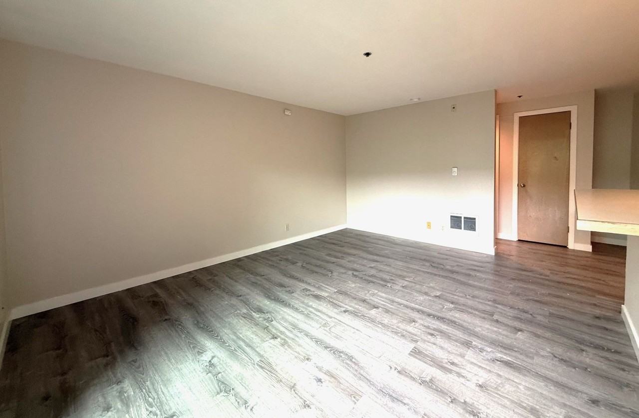 Madison Place Apartments - Photo 7 of 13