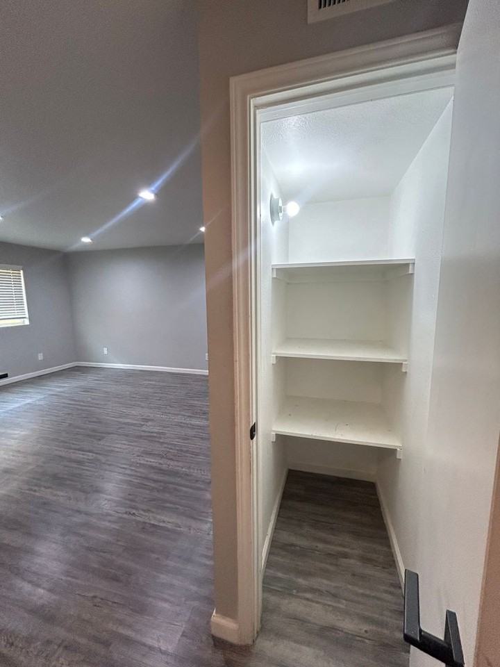 4912 Gaston - Photo 2 of 27