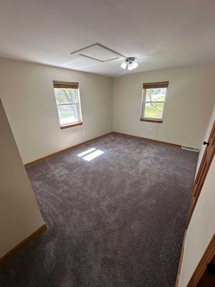 18 Valade St - Photo 2 of 22