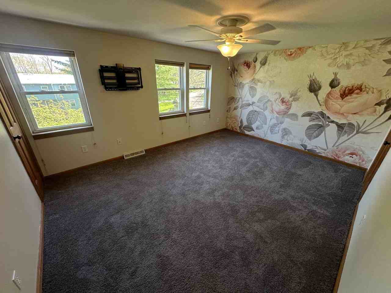 18 Valade St - Photo 4 of 22