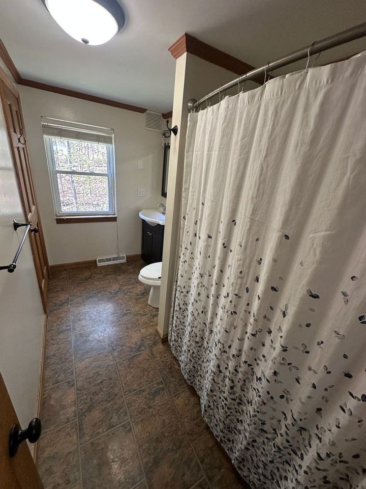 18 Valade St - Photo 6 of 22