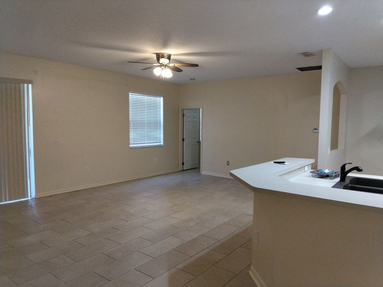 554 Reddicks Cir - Photo 4 of 15