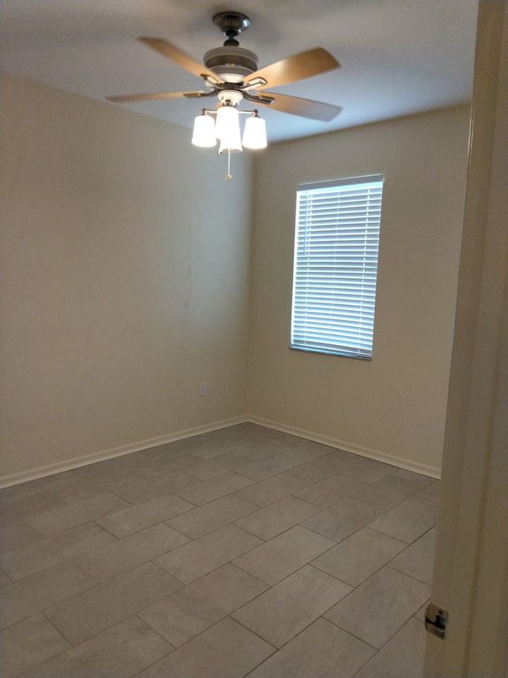 554 Reddicks Cir - Photo 6 of 15