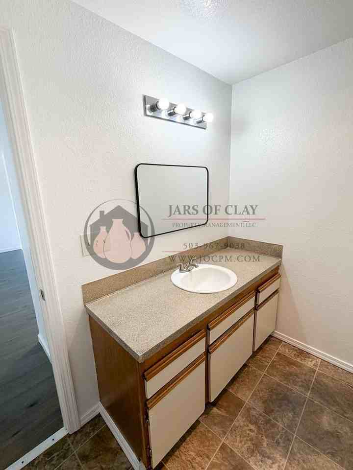 3952 Partridge Ln Ne - Photo 5 of 8