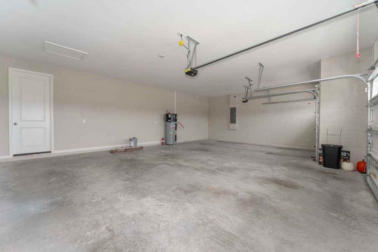 1434 Maddie Berry Ln - Photo 5 of 36