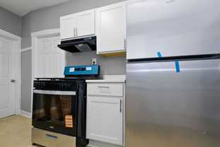 7556-58 S. Calumet Ave. / 320-28 E 76th St. - Photo 1 of 1