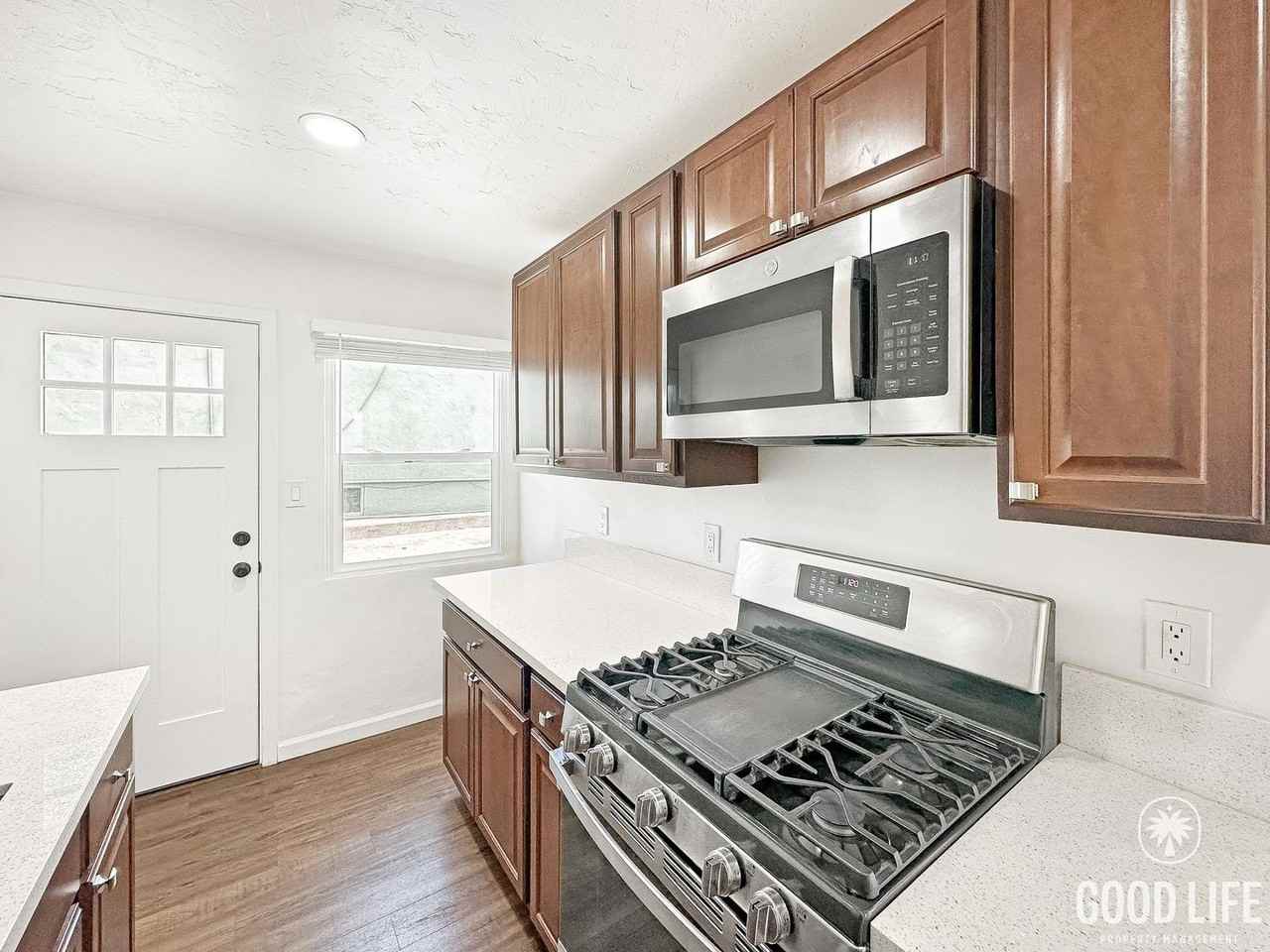 1849 Edgemont St - Photo 4 of 14
