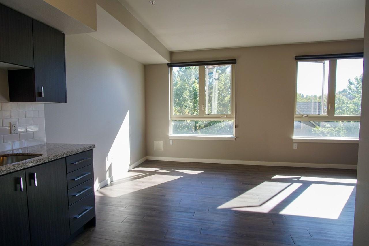 411 Se 14th Ave #305 - Photo 3 of 21