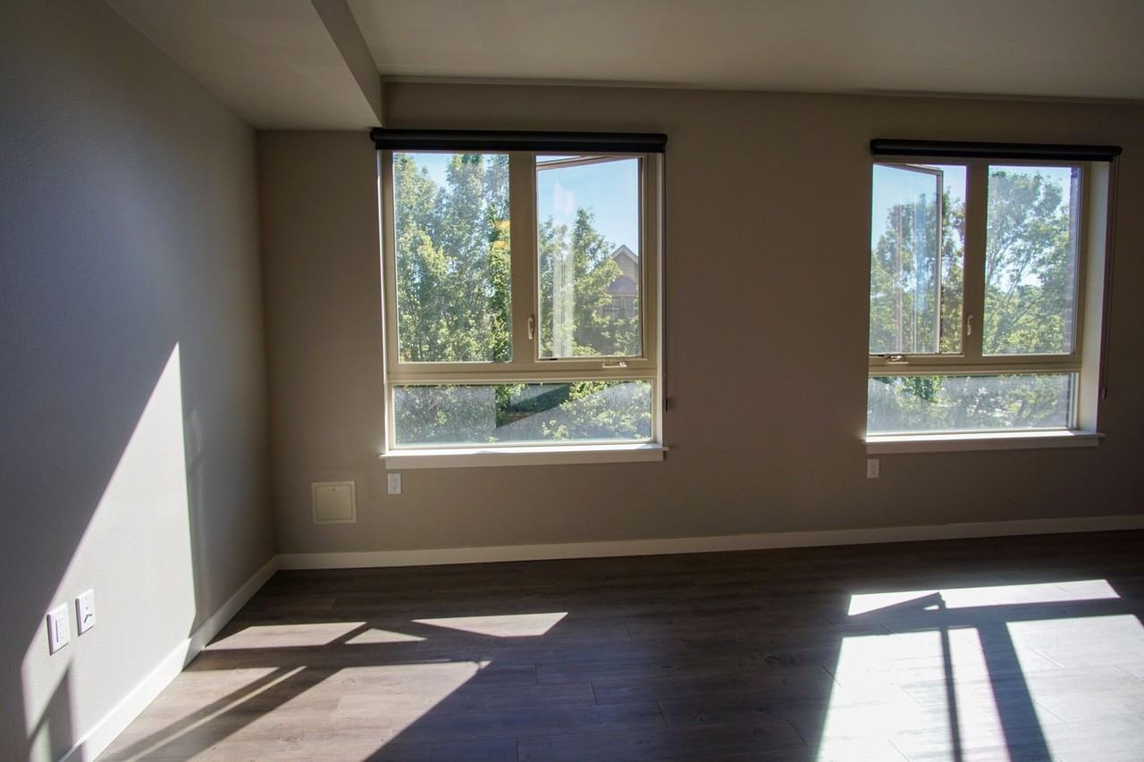 411 Se 14th Ave #305 - Photo 4 of 21