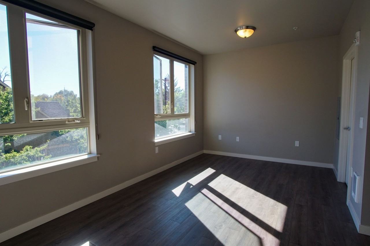 411 Se 14th Ave #305 - Photo 5 of 21
