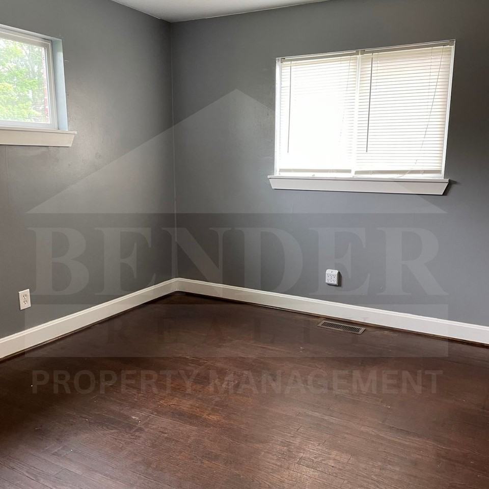 919 Hackberry Dr Nw - Photo 4 of 8