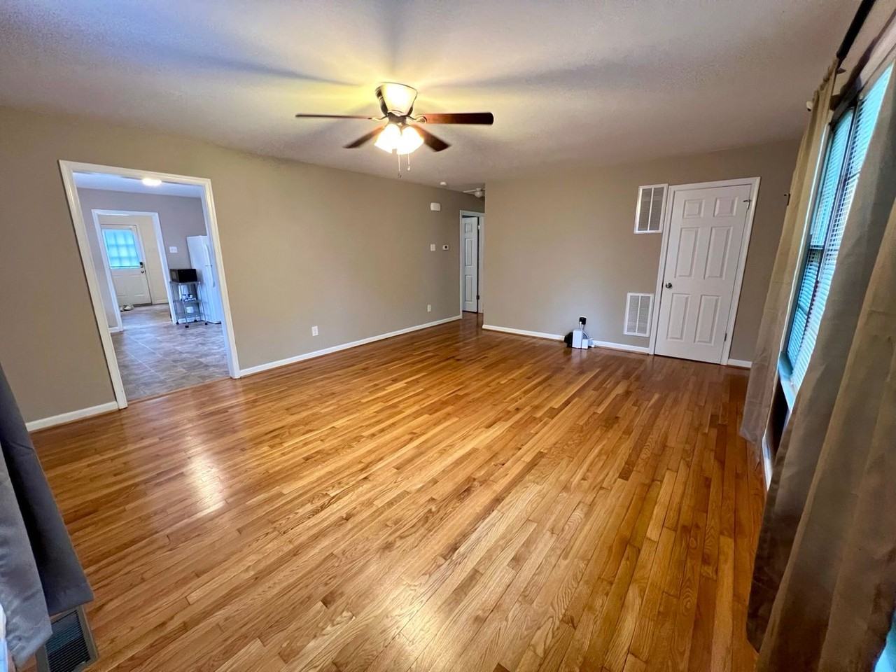 205 Bridge St - Photo 6 of 17