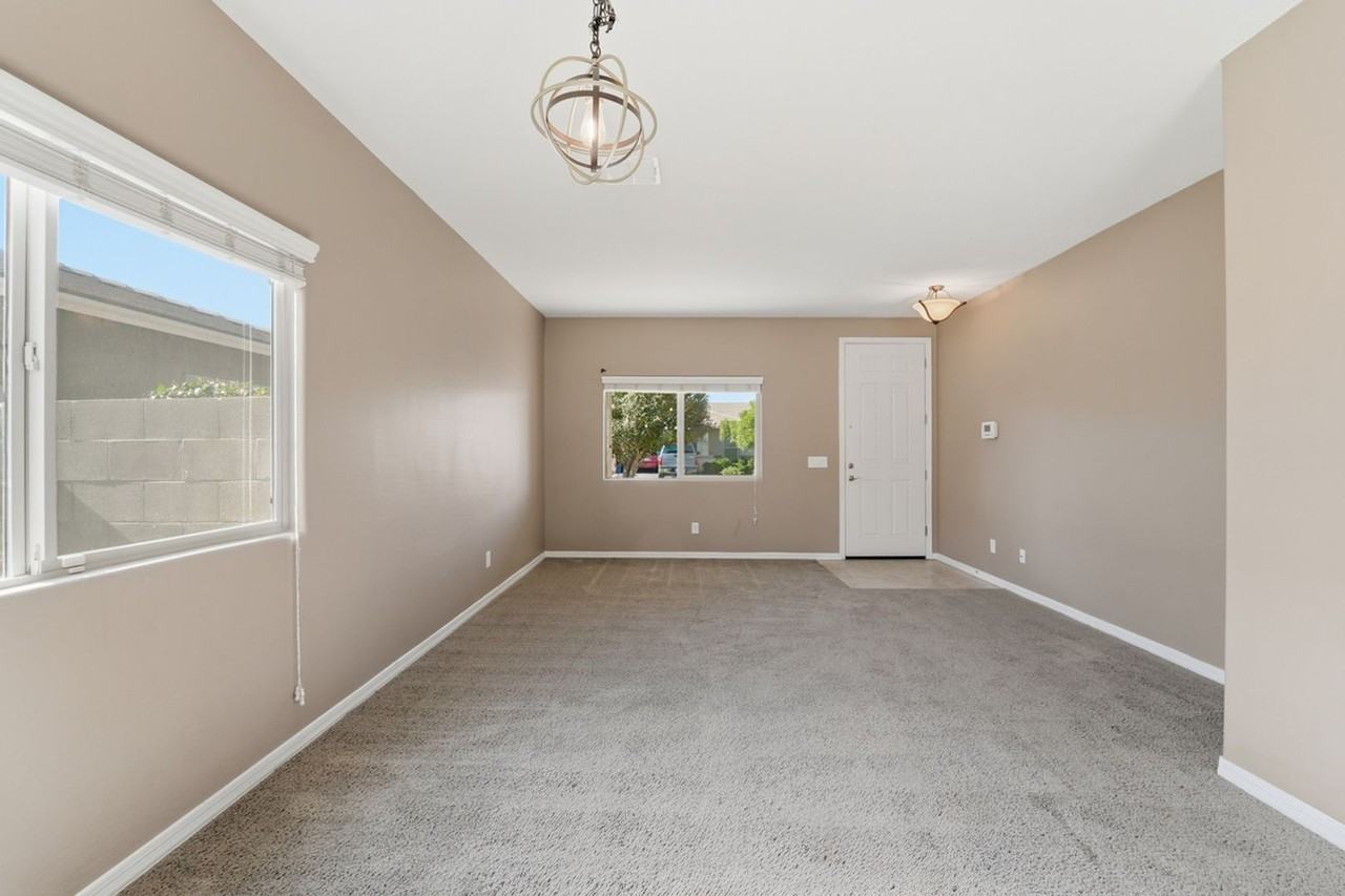 371 W Flame Tree Ave - Photo 7 of 50