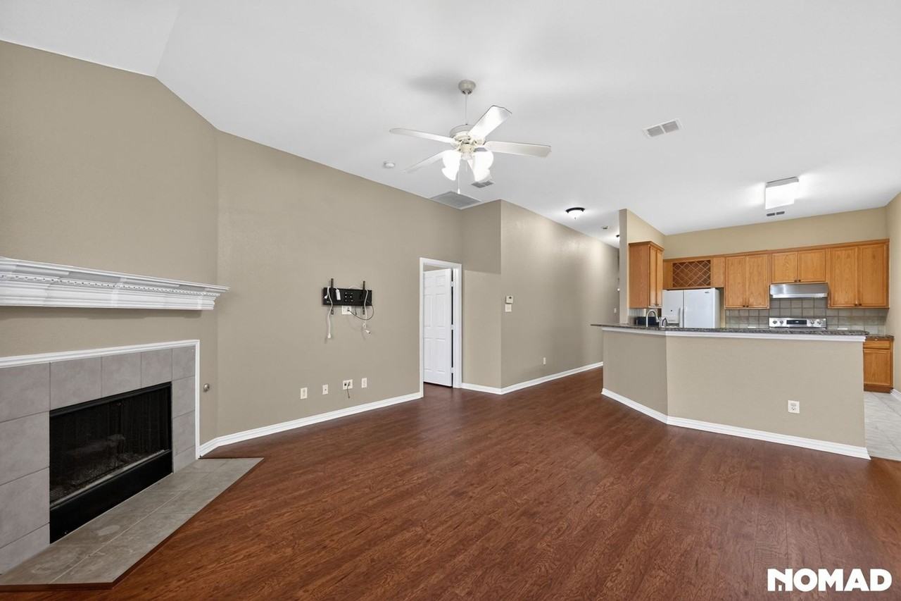 409 Lois Ln - Photo 6 of 32