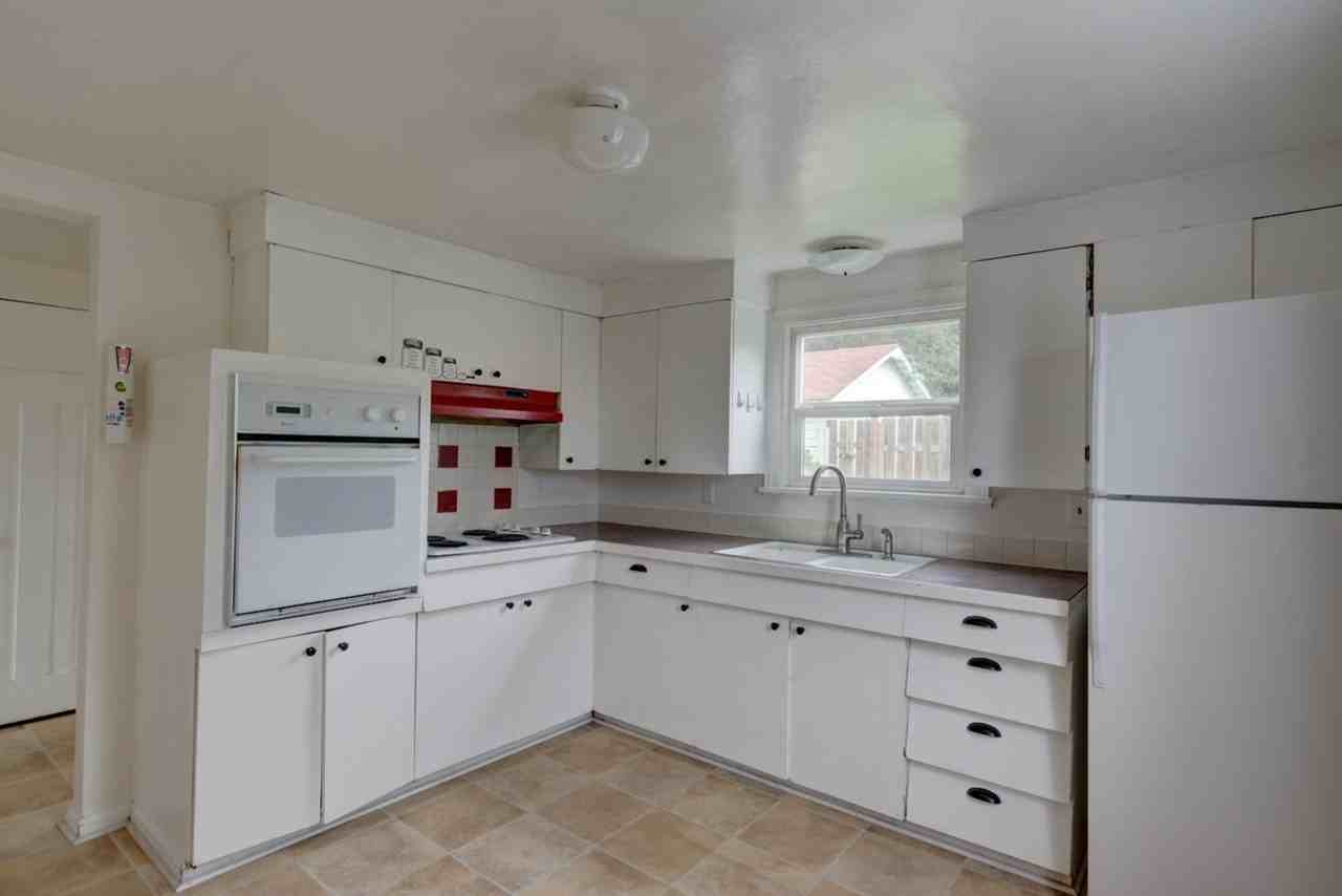 1190 Se 9th Ave - Photo 4 of 24