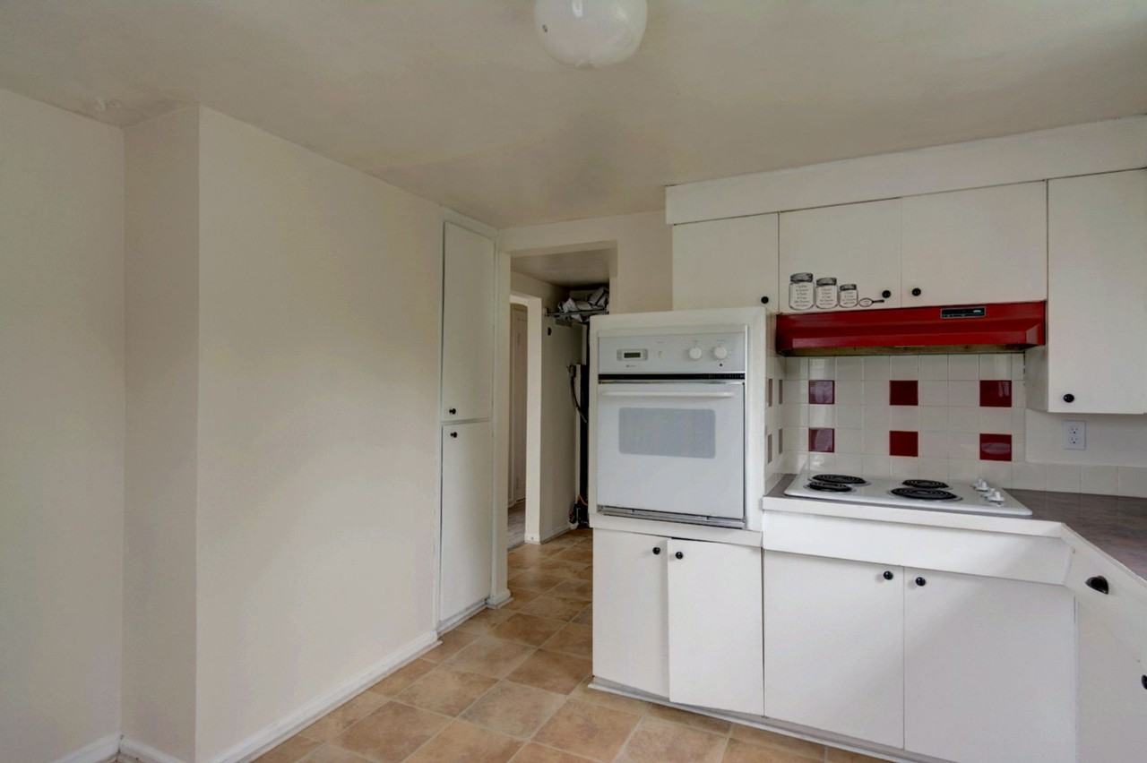 1190 Se 9th Ave - Photo 5 of 24