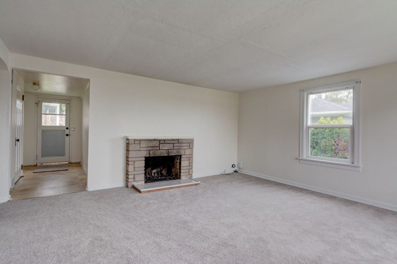 1190 Se 9th Ave - Photo 6 of 24