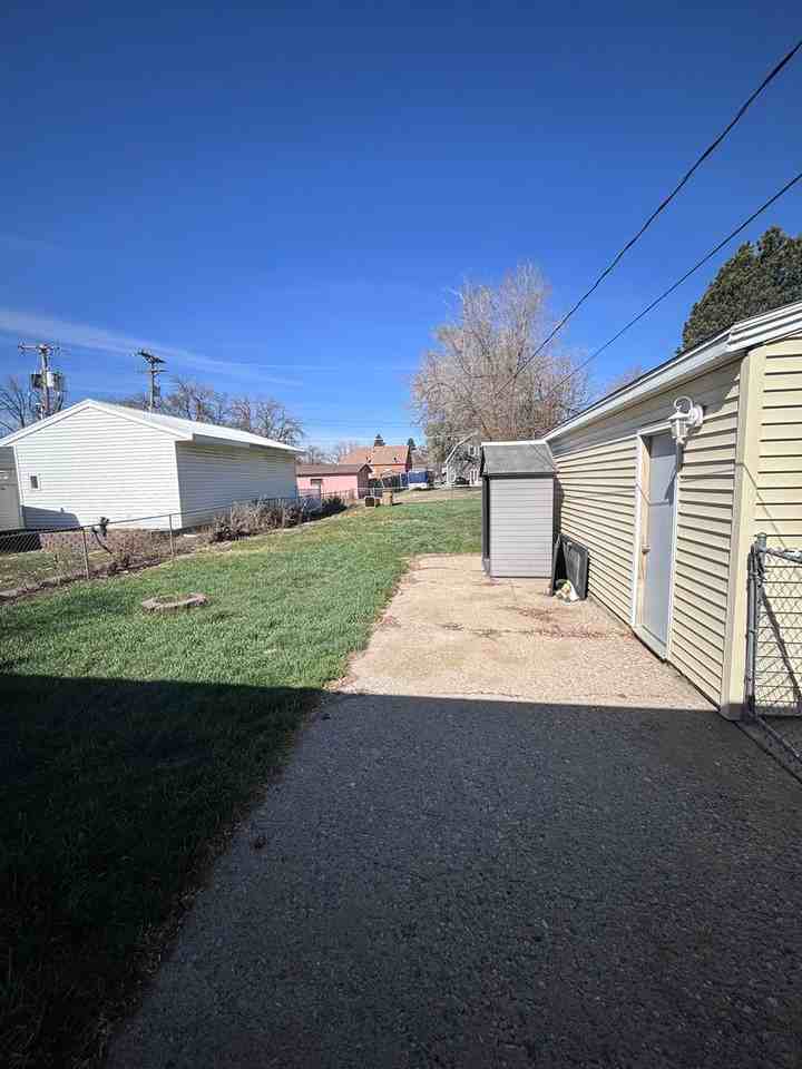 417 21st St Nw - Photo 3 of 17