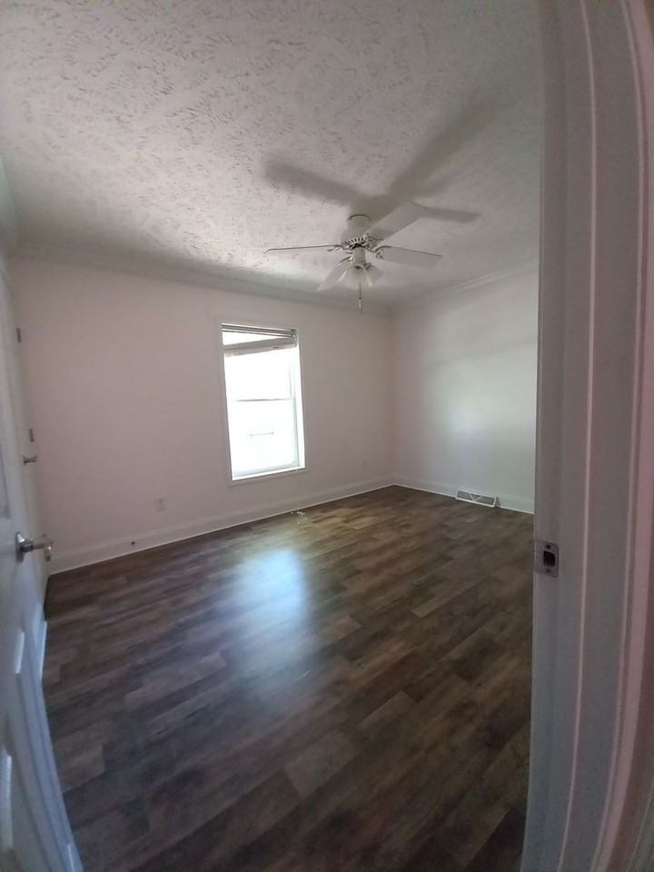 1013 Morning Dale St - Photo 3 of 9